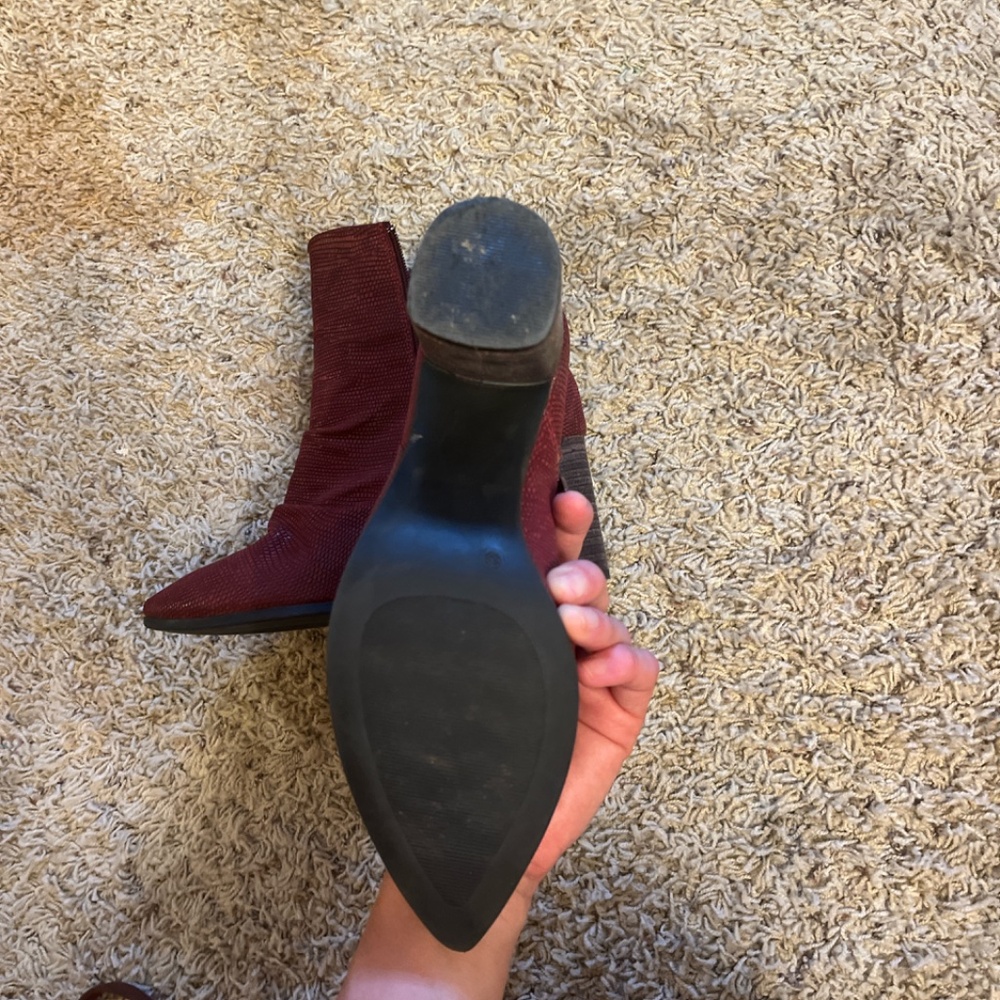 Red boots - Picture 3 of 4
